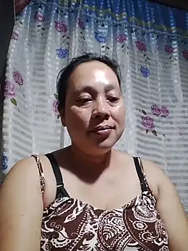 Snapshot of May_Bombs chatting on February 28, 2026, 7:59 pm May Bombs online show from February 28, 2026, 7:59 pm