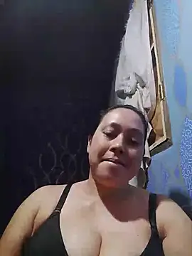 Snapshot of May_Bombs chatting on July 9, 2026, 8:18 am May Bombs online show from July 9, 2026, 8:18 am