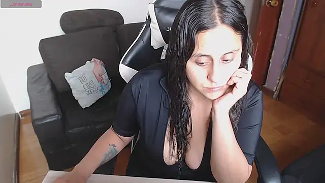 MeliisaRobers online show from April 20, 2026, 8:21 pm