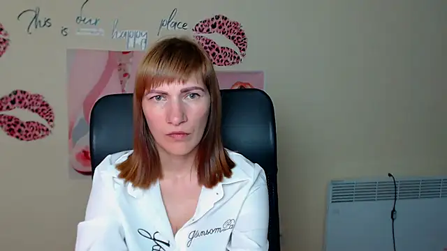 Snapshot of Rosalinda_ro chatting on June 17, 2026, 5:58 pm Rosalinda ro online show from June 17, 2026, 5:58 pm