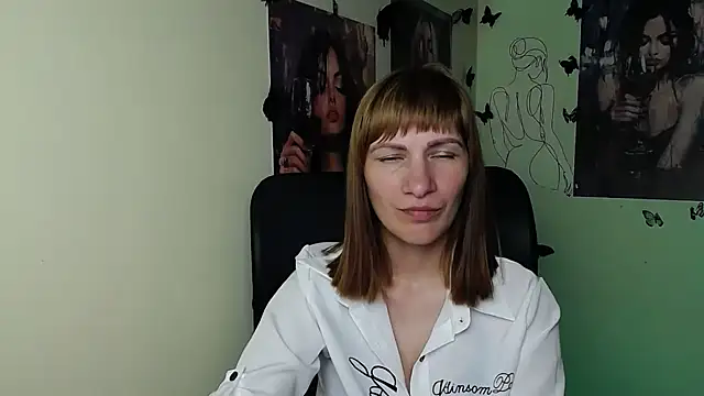 Snapshot of Rosalinda_ro chatting on June 19, 2026, 12:31 pm Rosalinda ro online show from June 19, 2026, 12:31 pm