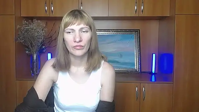 Snapshot of Rosalinda_ro chatting on July 4, 2026, 6:47 pm Rosalinda ro online show from July 4, 2026, 6:47 pm