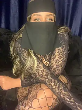 Snapshot of Arab_Honey chatting on June 23, 2026, 7:01 pm Arab Honey online show from June 23, 2026, 7:01 pm