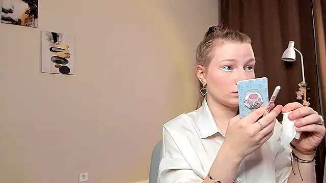 Snapshot of VictorMencia chatting on March 4, 2026, 7:09 pm VictorMencia online show from March 4, 2026, 7:09 pm