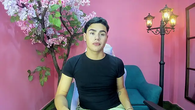 Snapshot of FemNoa chatting on February 8, 2026, 2:20 pm FemNoa online show from February 8, 2026, 2:20 pm