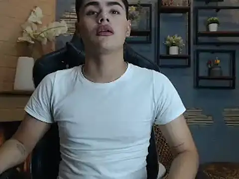 Snapshot of FemNoa chatting on February 17, 2026, 5:41 pm FemNoa online show from February 17, 2026, 5:41 pm