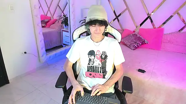 Snapshot of thanier_18 chatting on February 25, 2026, 7:12 pm thanier 18 online show from February 25, 2026, 7:12 pm