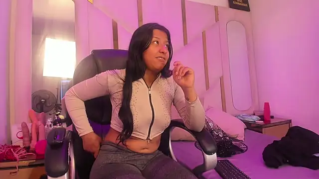 Vaneline2 online show from April 18, 2026, 1:48 pm