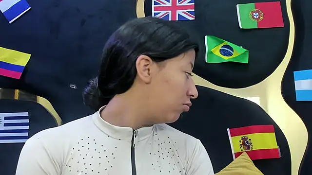 Snapshot of Vaneline2 chatting on June 20, 2026, 2:42 pm Vaneline2 online show from June 20, 2026, 2:42 pm