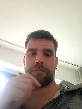 Snapshot of Bashard chatting on February 10, 2026, 12:31 pm Bashard online show from February 10, 2026, 12:31 pm