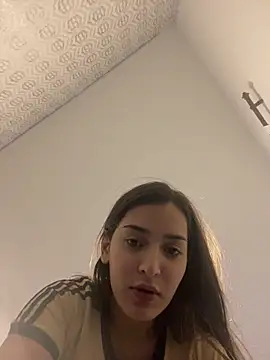 Mia rivers   online show from April 18, 2026, 7:07 pm