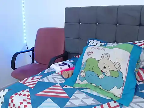 latin riahnna jp online show from February 11, 2026, 11:26 am