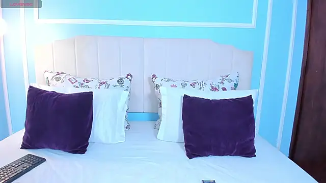 ashley foox online show from February 28, 2026, 3:07 am