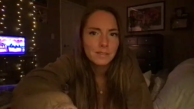 Snapshot of mooviebaby chatting on February 6, 2026, 9:56 am mooviebaby online show from February 6, 2026, 9:56 am