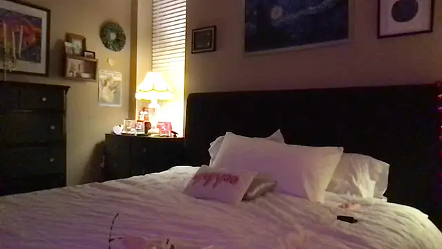 Snapshot of mooviebaby chatting on February 8, 2026, 2:15 am mooviebaby online show from February 8, 2026, 2:15 am