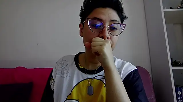 Juliexxxxtasy online show from February 11, 2026, 1:38 pm