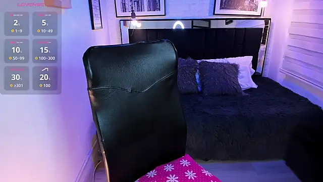 ladyraing online show from February 27, 2026, 9:37 pm