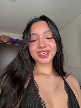 Snapshot of Chinicr18 chatting on May 27, 2026, 8:06 pm Chinicr18 online show from May 27, 2026, 8:06 pm