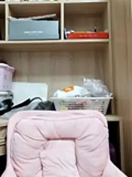 Snapshot of Jennie_dogy chatting on July 2, 2026, 3:23 am Jennie dogy online show from July 2, 2026, 3:23 am