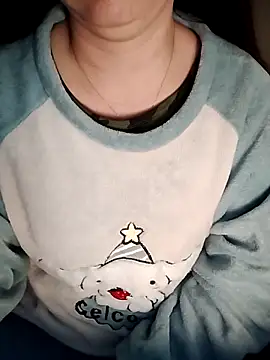 LiilyZi online show from February 9, 2026, 3:38 pm