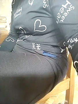 LiilyZi online show from February 25, 2026, 4:00 am