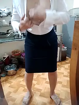 LiilyZi online show from February 27, 2026, 11:27 pm