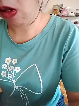 LiilyZi online show from March 23, 2026, 2:04 am