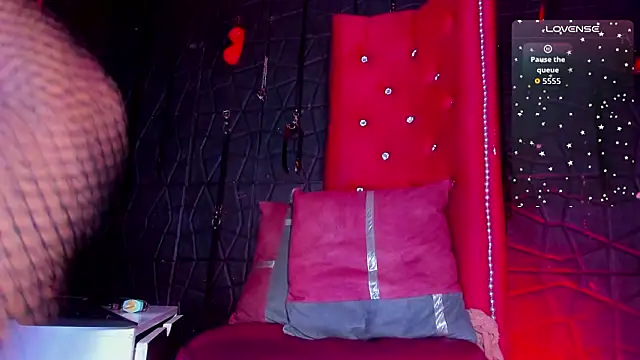 Snapshot of hottie_cristall chatting on February 27, 2026, 12:32 am hottie cristall online show from February 27, 2026, 12:32 am