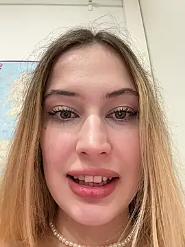 blonde exe online show from April 11, 2026, 3:49 pm