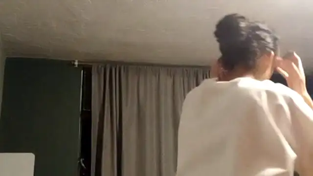 EldoraSchleker online show from February 12, 2026, 1:11 am