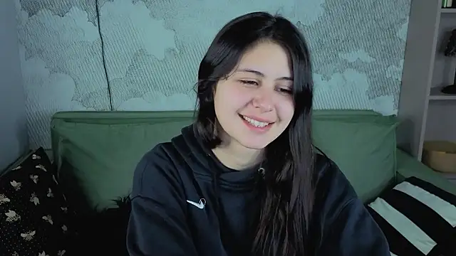 Snapshot of Maeren chatting on March 4, 2026, 2:23 pm Maeren online show from March 4, 2026, 2:23 pm