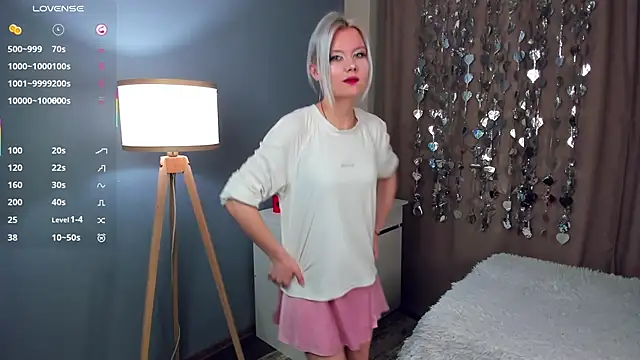 Snapshot of GoldenLenarz chatting on February 20, 2026, 11:11 am GoldenLenarz online show from February 20, 2026, 11:11 am