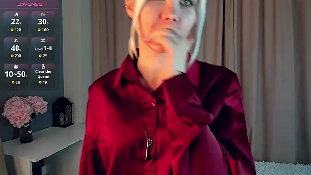 Snapshot of GoldenLenarz chatting on March 3, 2026, 11:05 am GoldenLenarz online show from March 3, 2026, 11:05 am