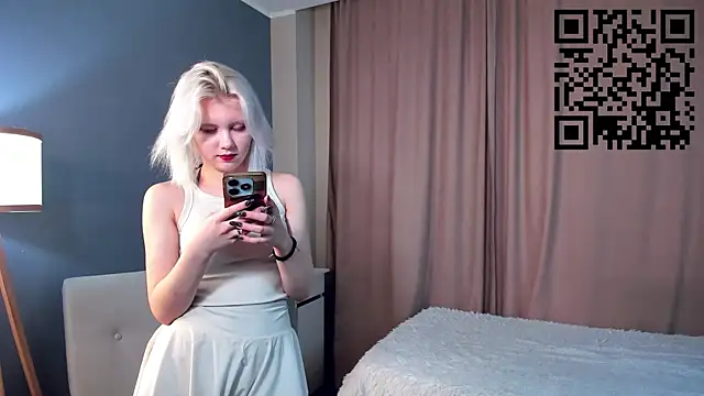 GoldenLenarz online show from April 11, 2026, 11:03 am