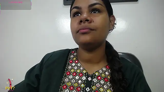 yaazhinii online show from May 25, 2026, 11:49 am