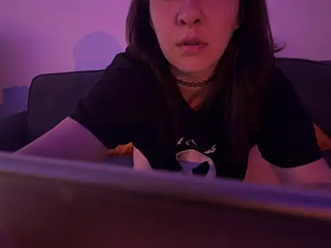 Yuliastar online show from May 3, 2026, 9:21 pm