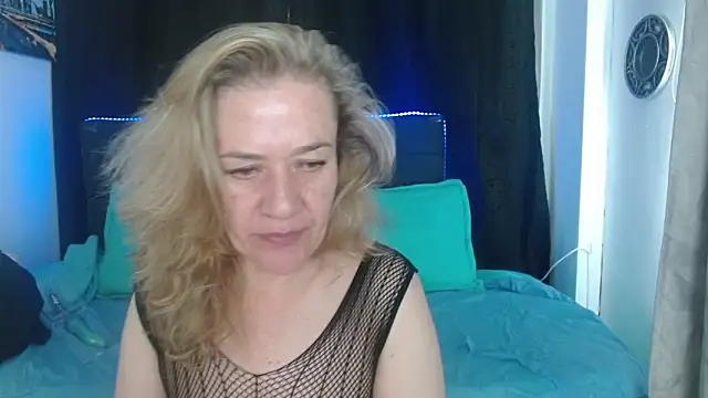 andreea xx online show from February 13, 2026, 1:51 pm