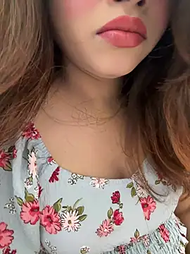 riya sharma11 online show from March 26, 2026, 7:08 pm