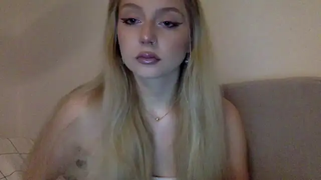 Snapshot of MayaWetDream chatting on February 28, 2026, 4:19 pm MayaWetDream online show from February 28, 2026, 4:19 pm