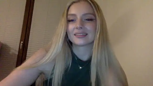 MayaWetDream online show from April 9, 2026, 8:25 pm