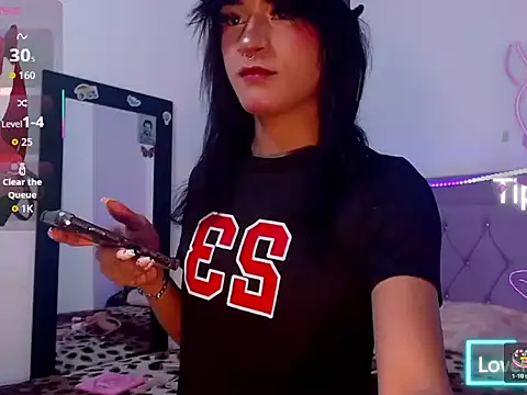 moonlyvelvet online show from February 20, 2026, 5:57 pm