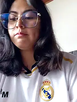 Snapshot of Mari-98 chatting on February 9, 2026, 6:01 pm Mari-98 online show from February 9, 2026, 6:01 pm