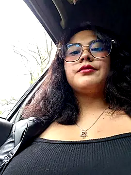 Snapshot of Mari-98 chatting on February 23, 2026, 7:33 pm Mari-98 online show from February 23, 2026, 7:33 pm