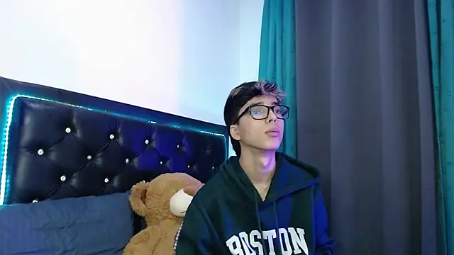 gabriel x18 online show from February 15, 2026, 8:02 am