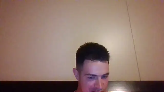 Snapshot of midnightsinz chatting on April 2, 2026, 4:43 am midnightsinz online show from April 2, 2026, 4:43 am