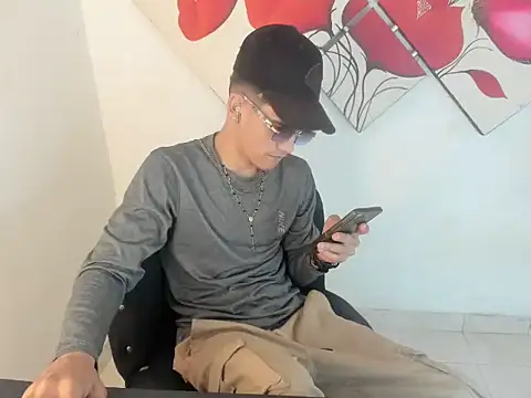 Snapshot of Jesshot_bigcock20cm chatting on July 7, 2026, 5:54 am Jesshot bigcock20cm online show from July 7, 2026, 5:54 am