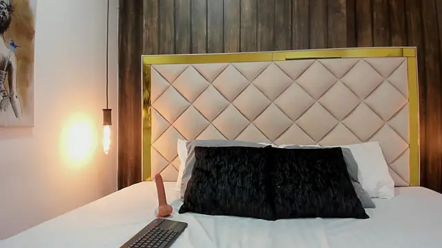 samanthaa rosee   online show from February 8, 2026, 3:43 am