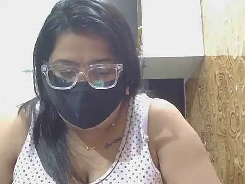 Snapshot of GangbangCouple chatting on June 9, 2026, 11:33 am GangbangCouple online show from June 9, 2026, 11:33 am