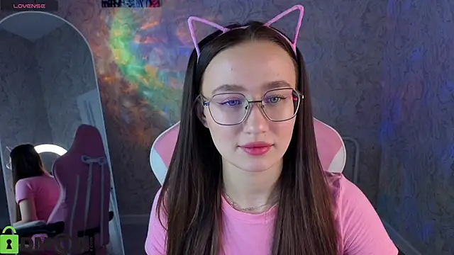  Kiki angel  online show from March 11, 2026, 9:37 am