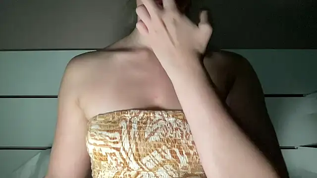 petiteetoile online show from June 30, 2026, 8:37 am